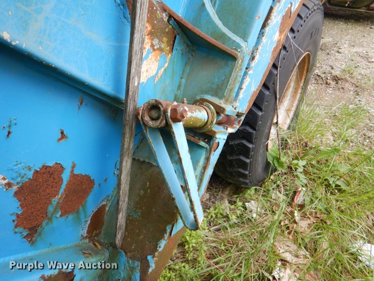 image for item JY9959 1996 Ford L8000  refuse truck