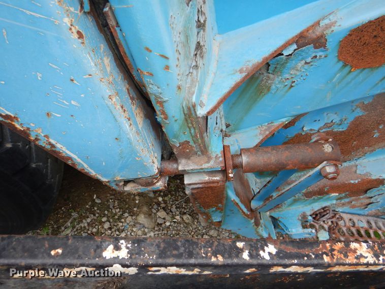 image for item JY9959 1996 Ford L8000  refuse truck