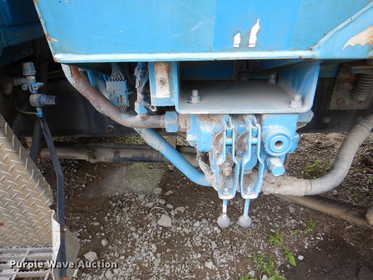 image for item JY9959 1996 Ford L8000  refuse truck