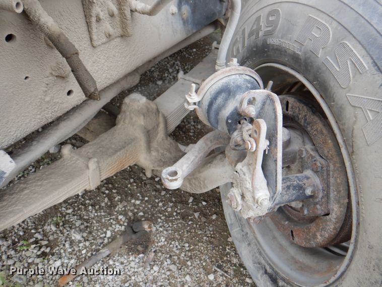 image for item JY9959 1996 Ford L8000  refuse truck