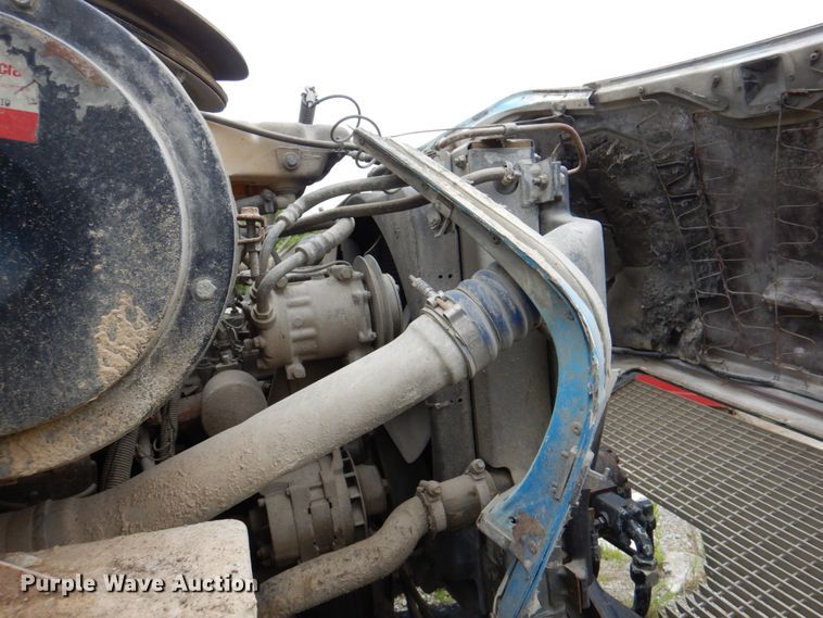 image for item JY9959 1996 Ford L8000  refuse truck