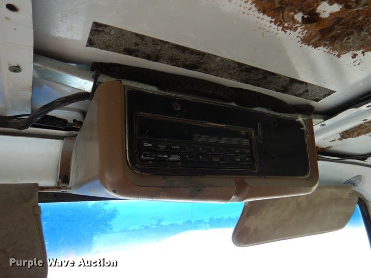 image for item JY9959 1996 Ford L8000  refuse truck