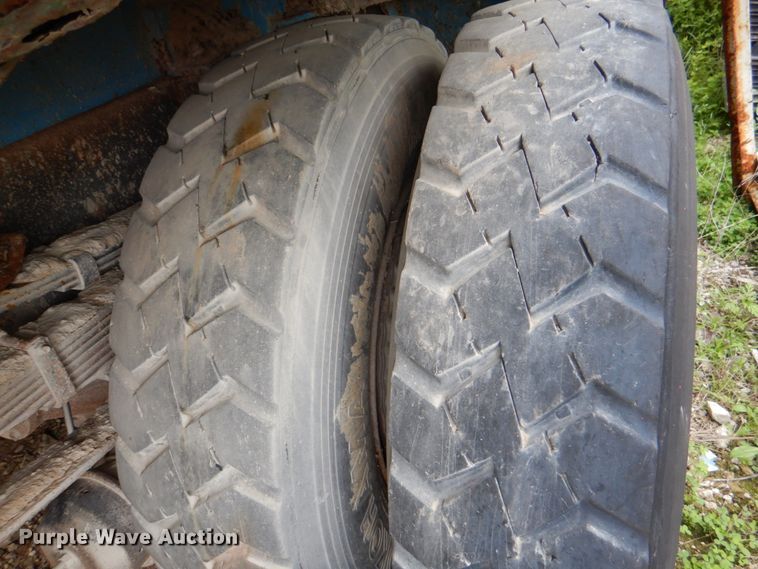 image for item JY9959 1996 Ford L8000  refuse truck