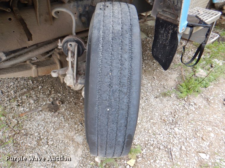 image for item JY9959 1996 Ford L8000  refuse truck