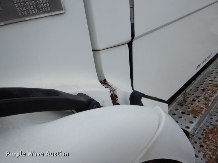 image for item JY9960 1999 Freightliner FL80  refuse truck