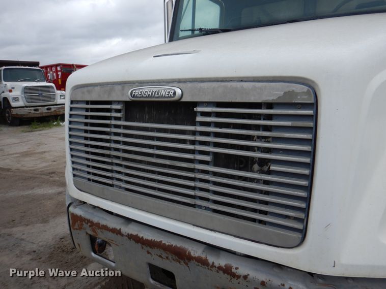 image for item JY9960 1999 Freightliner FL80  refuse truck