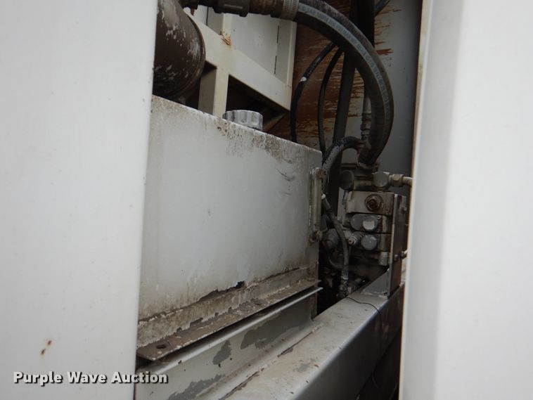 image for item JY9960 1999 Freightliner FL80  refuse truck