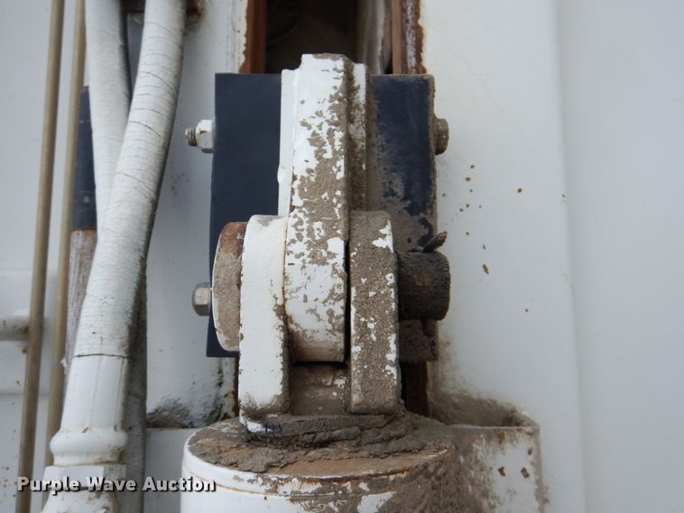 image for item JY9960 1999 Freightliner FL80  refuse truck