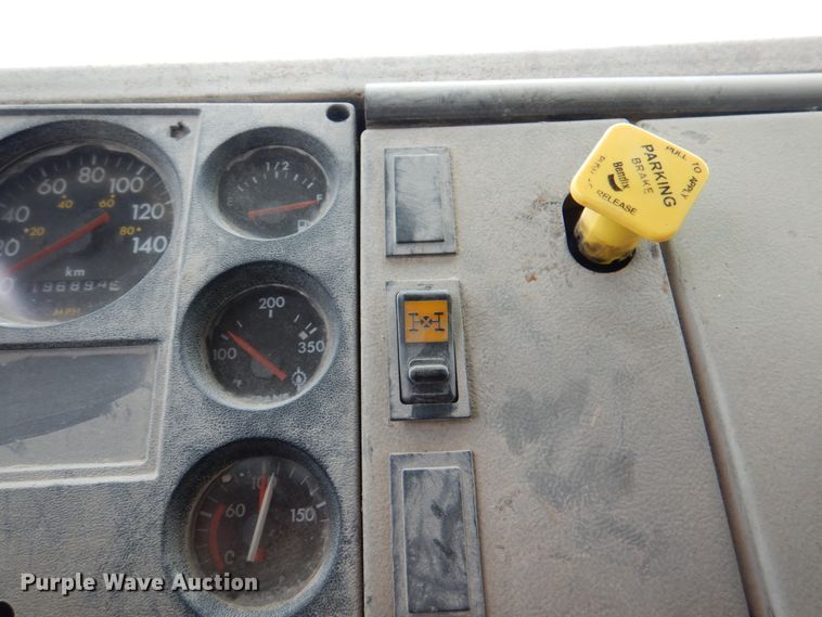 image for item JY9960 1999 Freightliner FL80  refuse truck