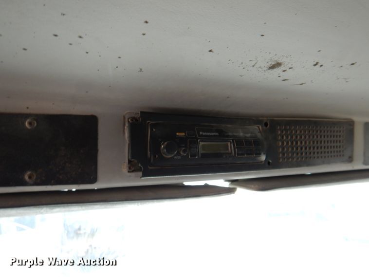 image for item JY9960 1999 Freightliner FL80  refuse truck