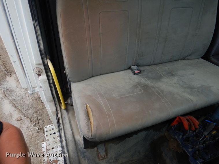 image for item JY9960 1999 Freightliner FL80  refuse truck