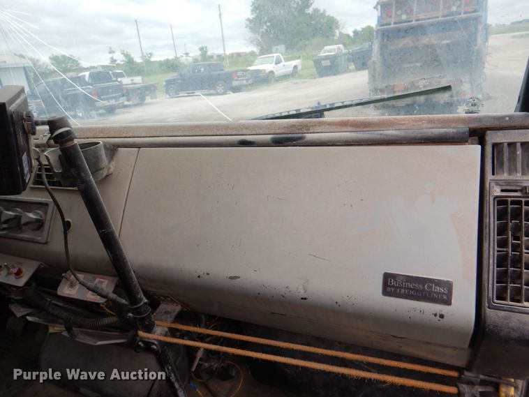 image for item JY9960 1999 Freightliner FL80  refuse truck