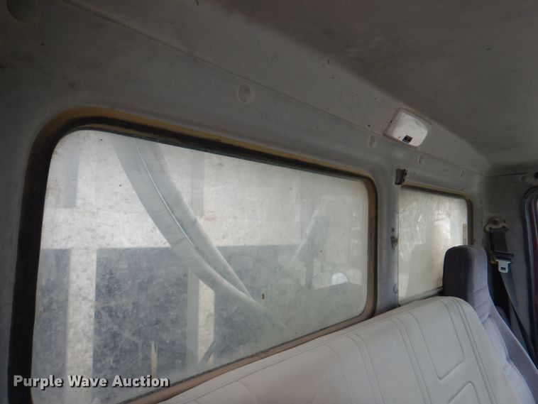 image for item JY9960 1999 Freightliner FL80  refuse truck