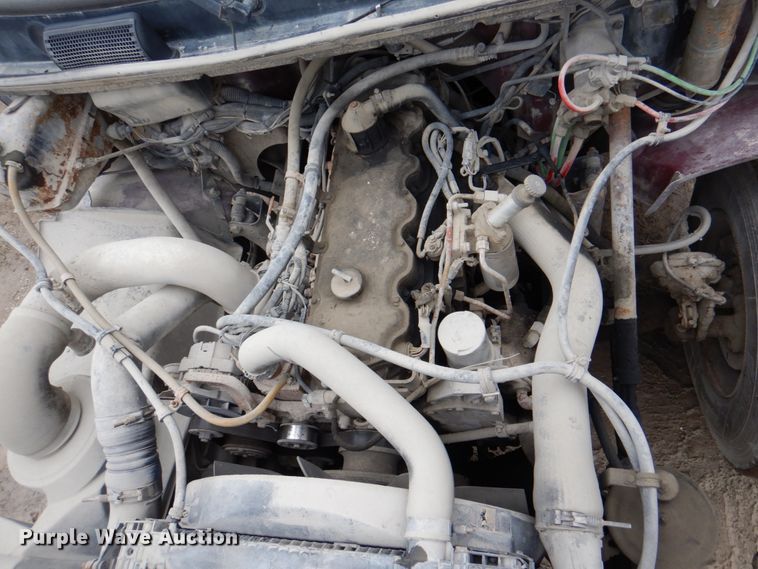 image for item JY9960 1999 Freightliner FL80  refuse truck