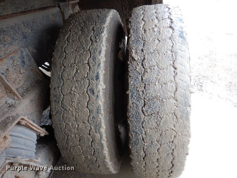 image for item JY9960 1999 Freightliner FL80  refuse truck