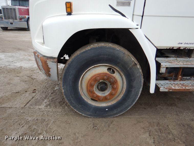 image for item JY9960 1999 Freightliner FL80  refuse truck