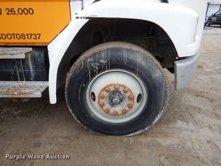 image for item JY9960 1999 Freightliner FL80  refuse truck