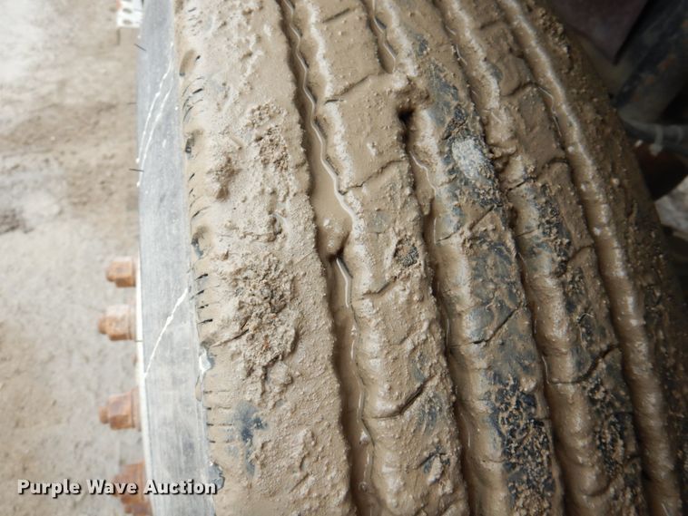 image for item JY9960 1999 Freightliner FL80  refuse truck