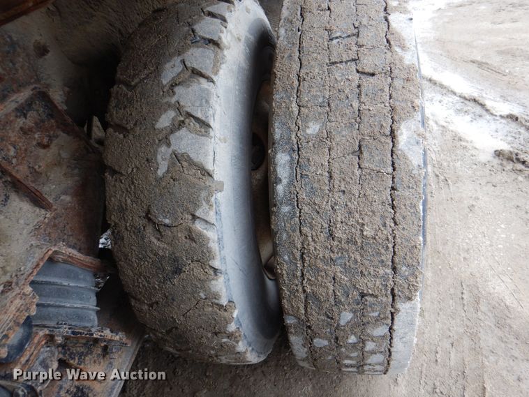 image for item JY9960 1999 Freightliner FL80  refuse truck