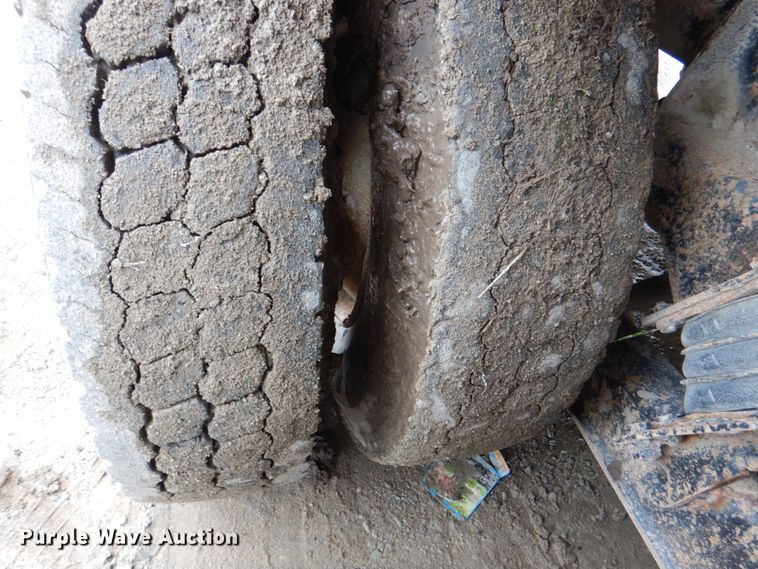 image for item JY9960 1999 Freightliner FL80  refuse truck