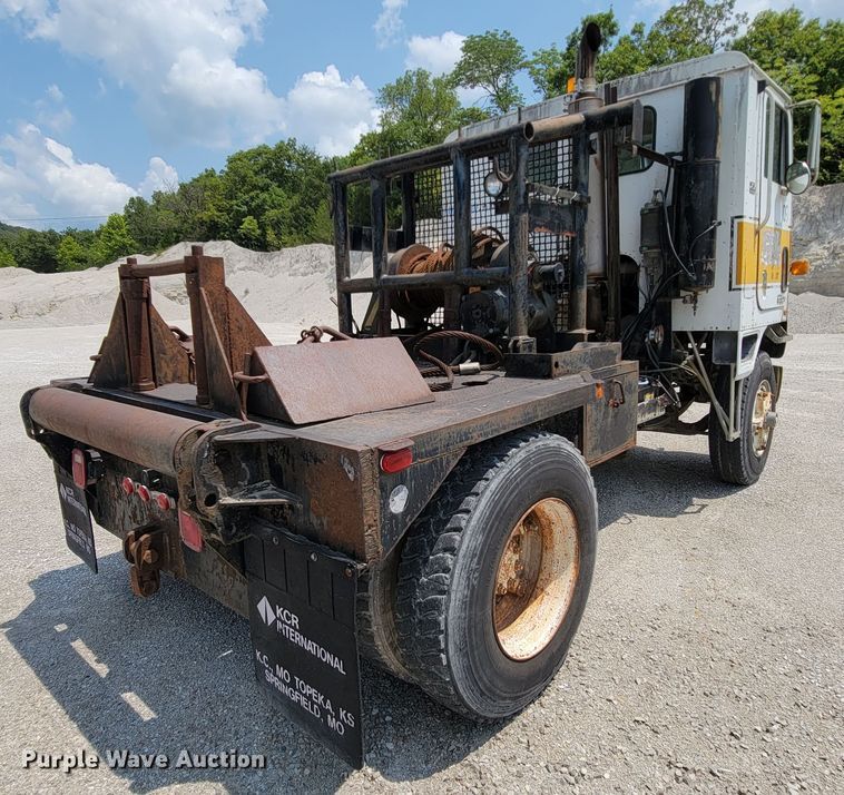 image for item KD9382 1982 International CO-9670  winch truck