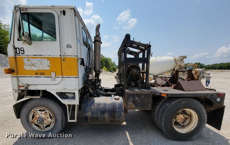 image for item KD9382 1982 International CO-9670  winch truck