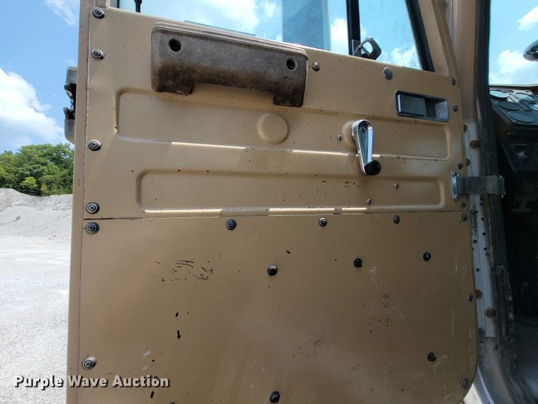 image for item KD9382 1982 International CO-9670  winch truck