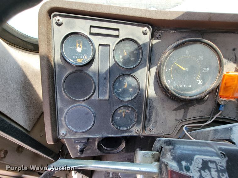 image for item KD9382 1982 International CO-9670  winch truck