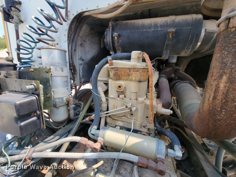 image for item KD9382 1982 International CO-9670  winch truck