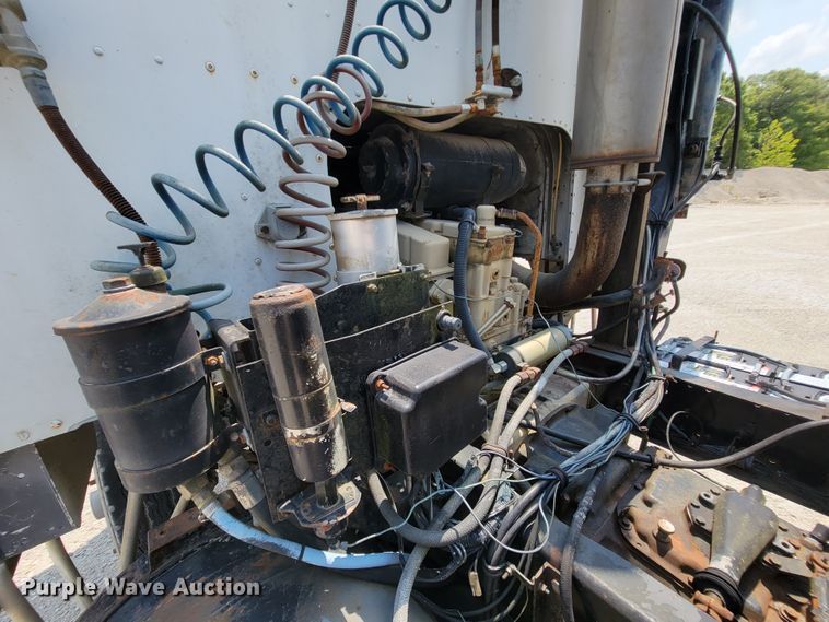 image for item KD9382 1982 International CO-9670  winch truck