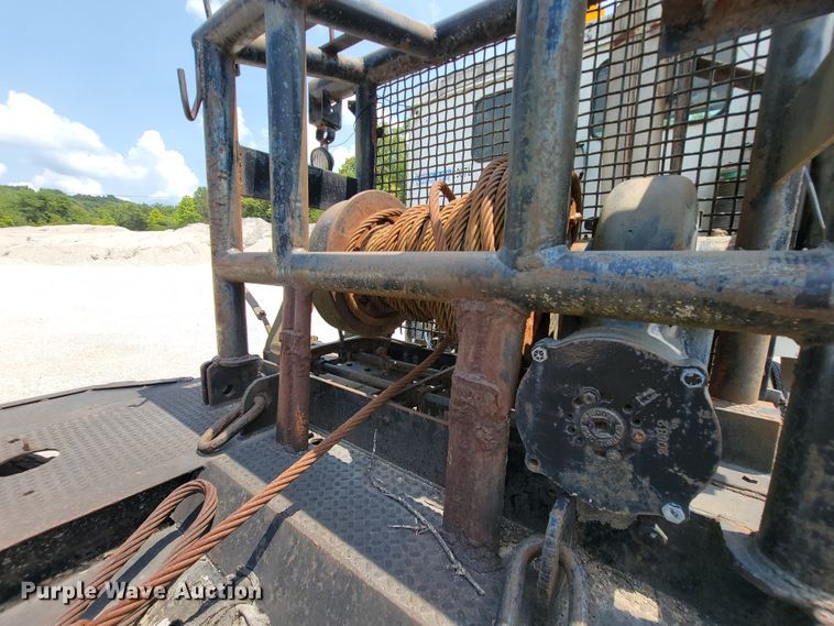 image for item KD9382 1982 International CO-9670  winch truck