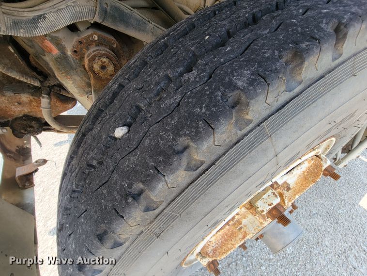 image for item KD9382 1982 International CO-9670  winch truck