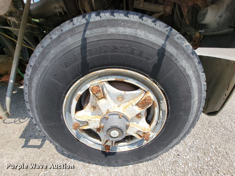 image for item KD9382 1982 International CO-9670  winch truck