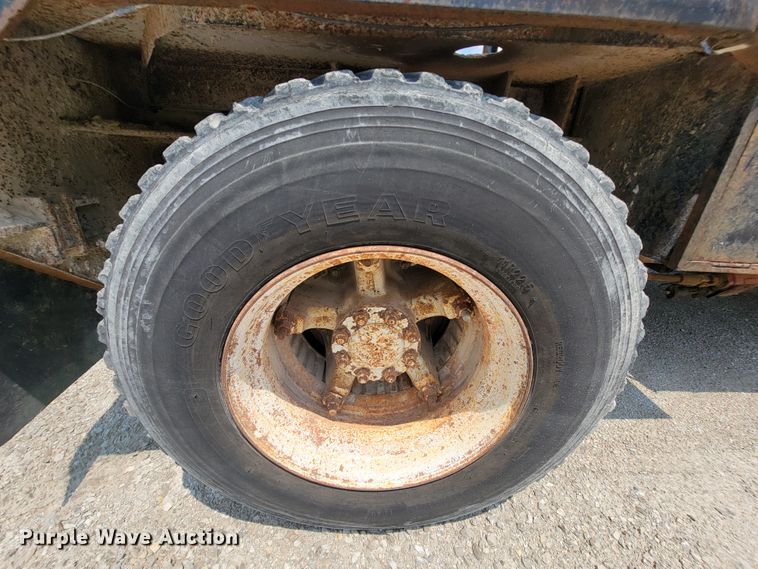 image for item KD9382 1982 International CO-9670  winch truck