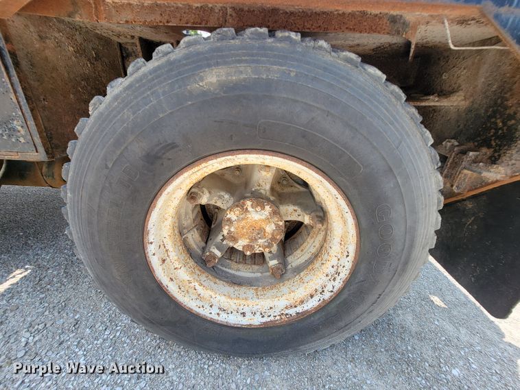 image for item KD9382 1982 International CO-9670  winch truck