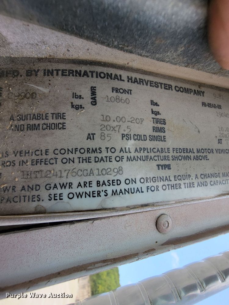 image for item KD9382 1982 International CO-9670  winch truck