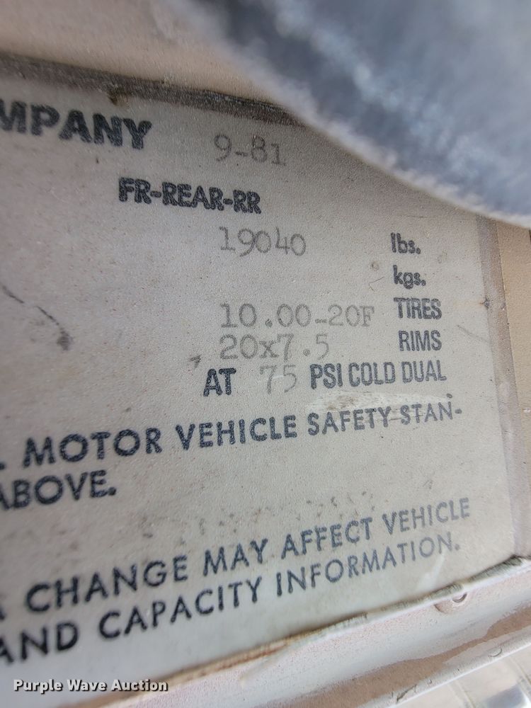 image for item KD9382 1982 International CO-9670  winch truck