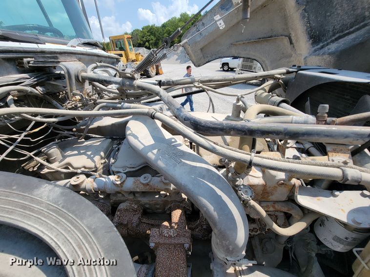 image for item KD9383 1985 Ford 9000  dump truck