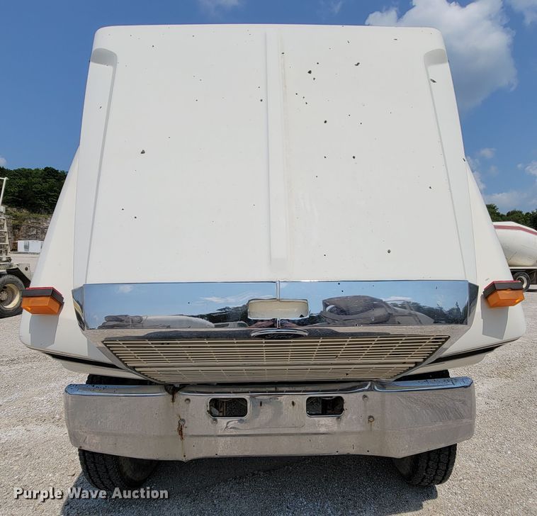 image for item KD9383 1985 Ford 9000  dump truck