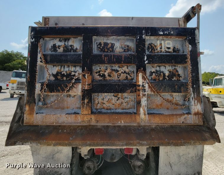 image for item KD9383 1985 Ford 9000  dump truck