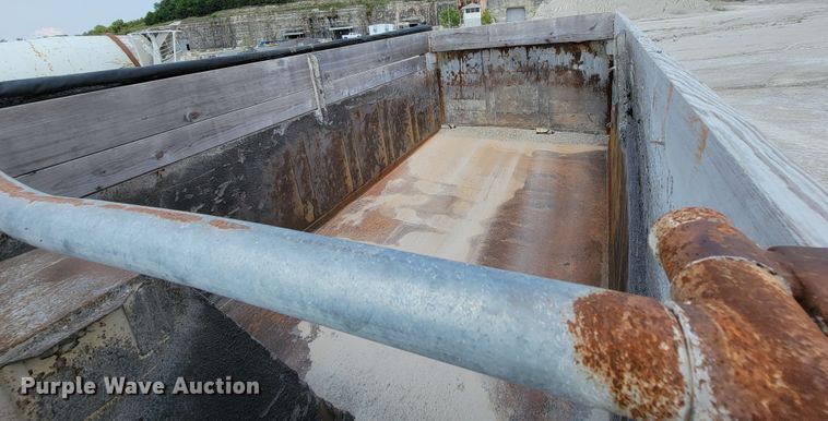 image for item KD9383 1985 Ford 9000  dump truck