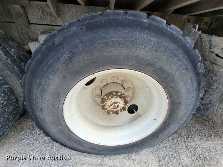 image for item KD9383 1985 Ford 9000  dump truck