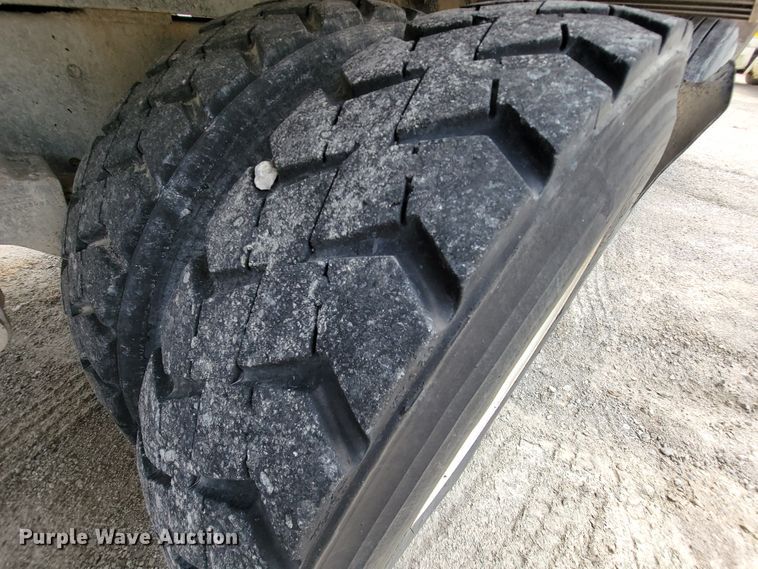 image for item KD9383 1985 Ford 9000  dump truck