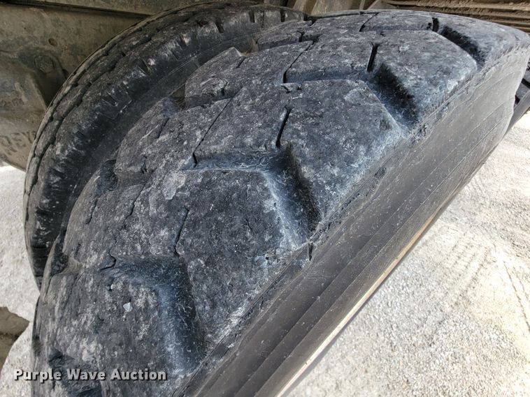 image for item KD9383 1985 Ford 9000  dump truck