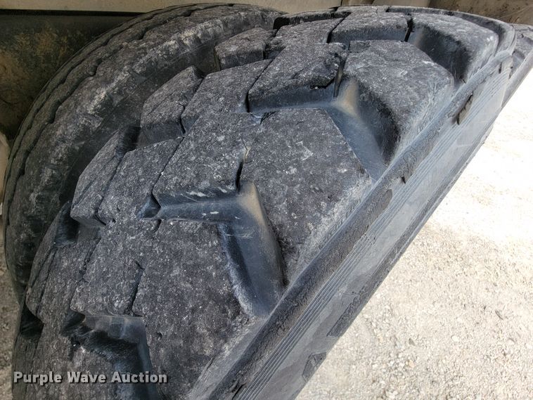 image for item KD9383 1985 Ford 9000  dump truck