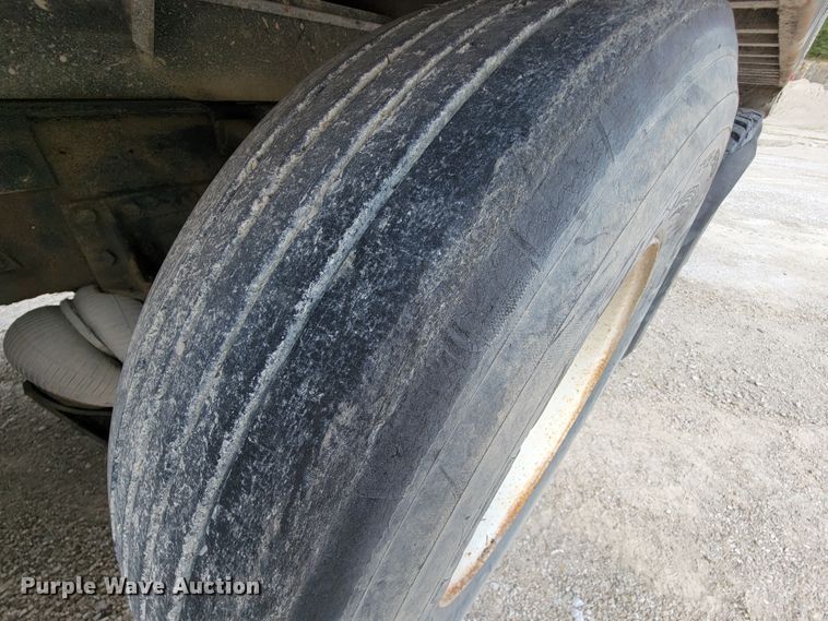 image for item KD9383 1985 Ford 9000  dump truck