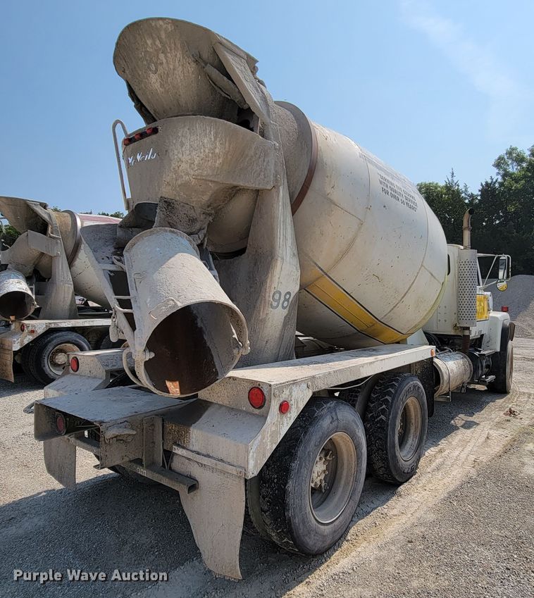 image for item KD9384 1993 Ford LT8000  ready mix truck