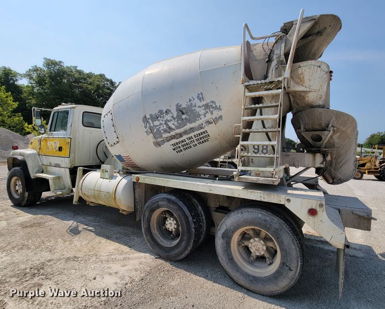 image for item KD9384 1993 Ford LT8000  ready mix truck