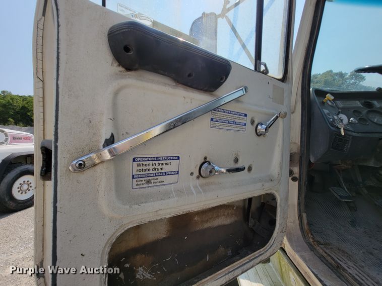 image for item KD9384 1993 Ford LT8000  ready mix truck