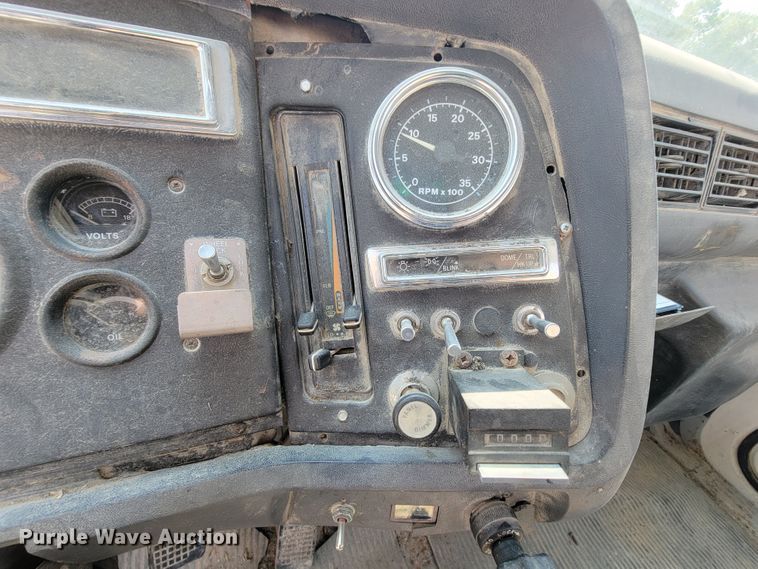 image for item KD9384 1993 Ford LT8000  ready mix truck